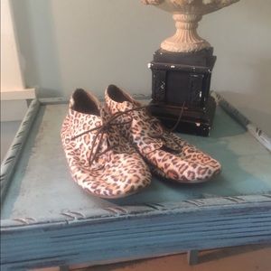 Leopard flats